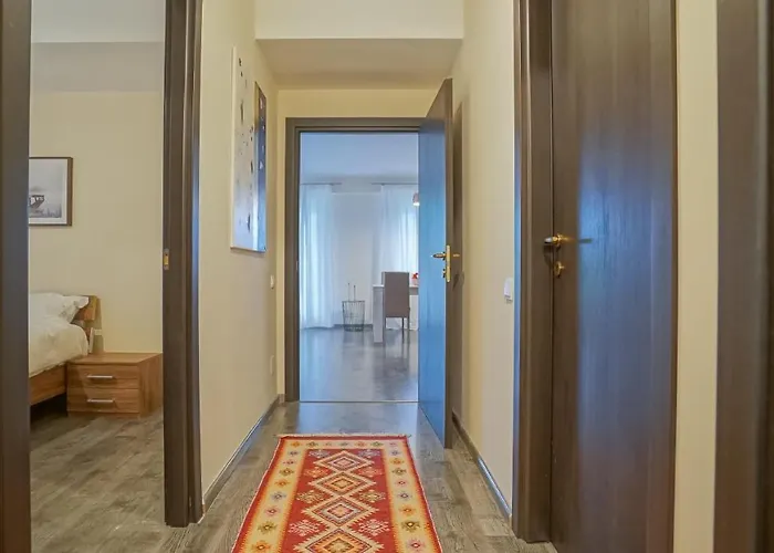 Coroni 1 Cu Panoramica Lägenhet Braşov